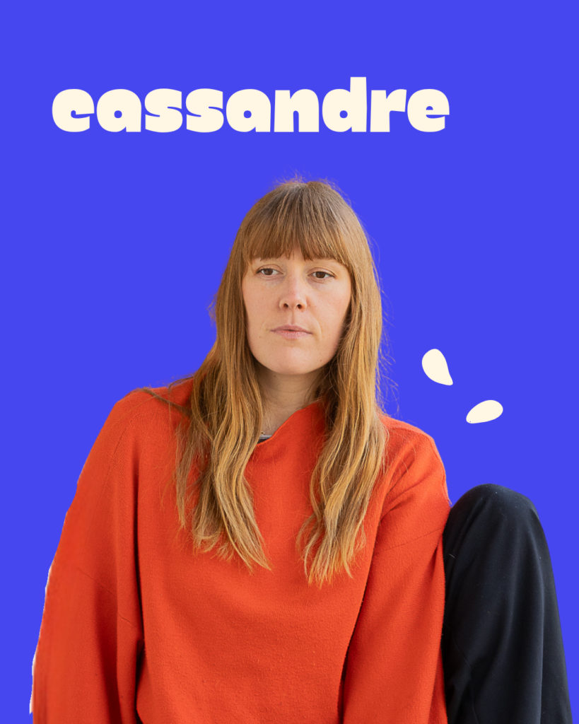 Cassandre professeure de yoga renforcement musculaire pilate