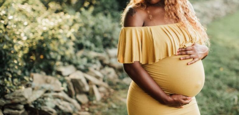Ayurvéda accompagnement maternité grossesse massage femme enceinte post natal